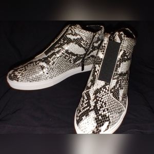 Sneaker / Booties (Size 10 Adult) Snake skin print B&W